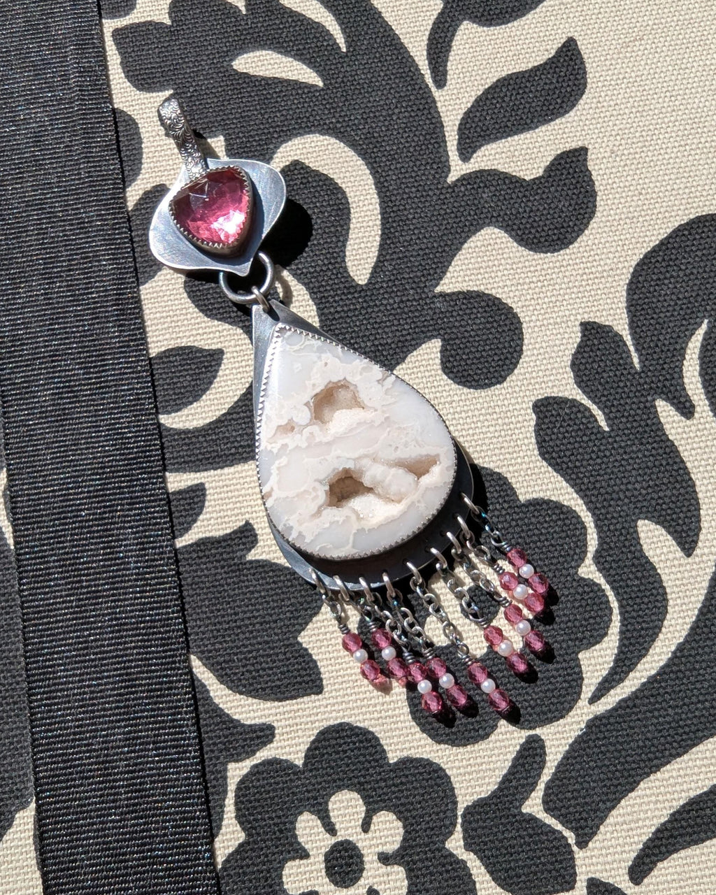 Handcrafted white lace agate pendant by Rebellenhaus